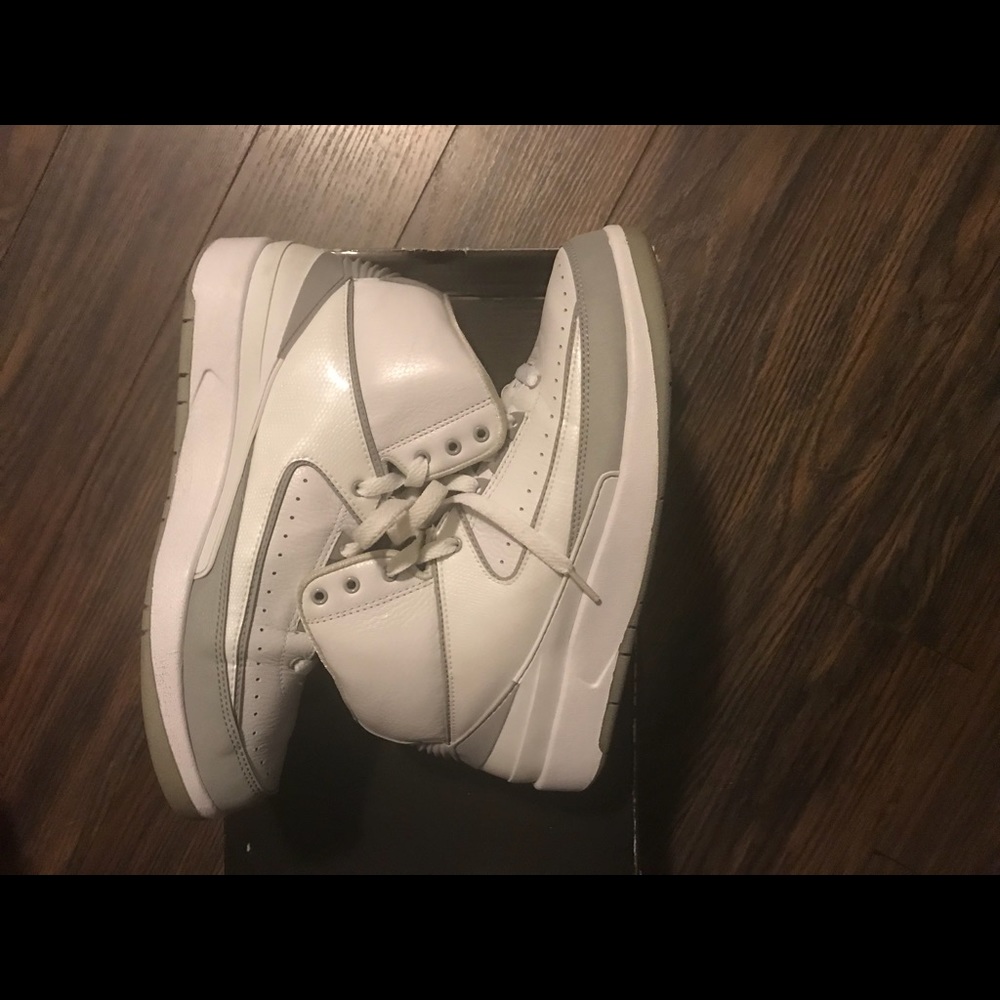 Air Jordan Retro 2